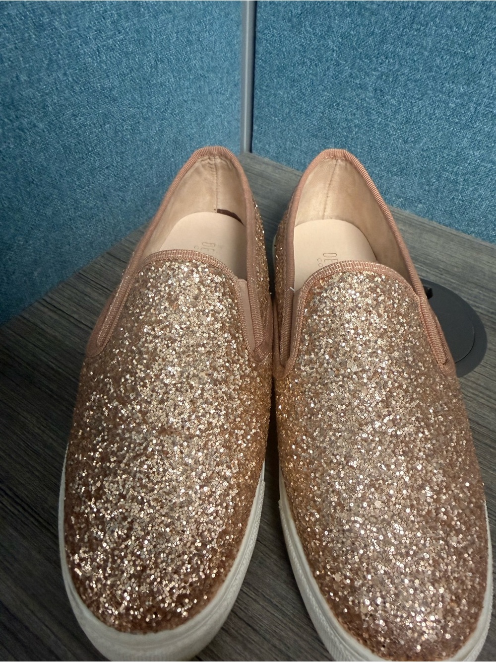 De Blossom Collection Rose Gold Glitter Slip On Sneakers Cherry-41 Womens 8 - Picture 2 of 8